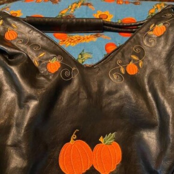 Large BLACK faux LEATHER satchel PURSE ~ Gorgeous EMBROIDERED PUMPKINS ~ Pockets - Picture 2 of 11